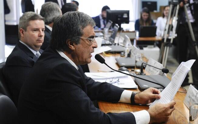 Ex-advogado-geral da União, Cardozo fez a leitura da carta na comissão do impeachment