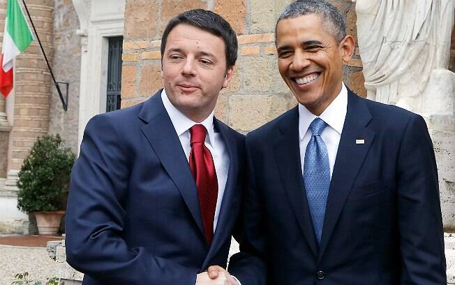 Renzi, de gravata, ao lado de Barack Obama, em encontro no último mês de março, em Roma