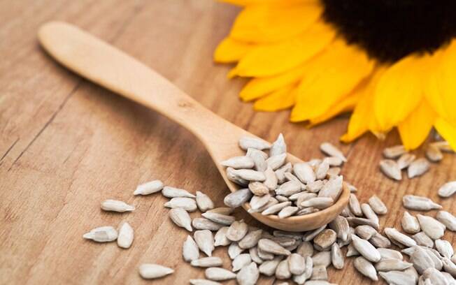 A semente de girassol é rica em proteína e fibra, essa última um poderoso anticancerígeno. Foto: Getty Images