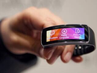 Samsung Gear Fit é pulseira que exibe notificações no smartphone