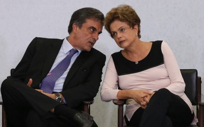 Advogado-Geral da União, José Eduardo Cardozo defende Dilma no processo de impeachment