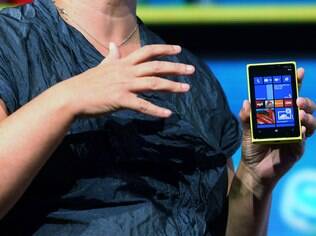 Lumia 920 esgotado em algumas lojas da Europa e EUA: popularidade ou estoques pequenos?