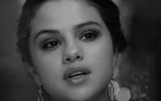 Selena Gomez está chorando muito no clipe de Heart Wants What It Wants; veja