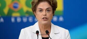 Sem citar Delcídio, Dilma diz repudiar "vazamentos ilegais como arma política"