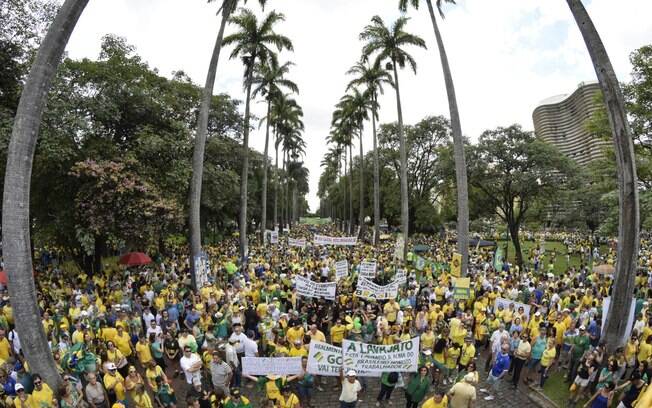 Protesto contra o governo Dilma Rousseff (PT), na Praça da Liberdade, em Belo Horizonte (MG). Foto: Alberto Wu/Futura Press - 13.03.16