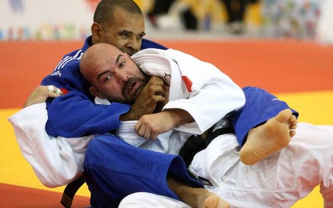 Antônio Tenório derrota o canadense Tony Walby na decisão do bronze