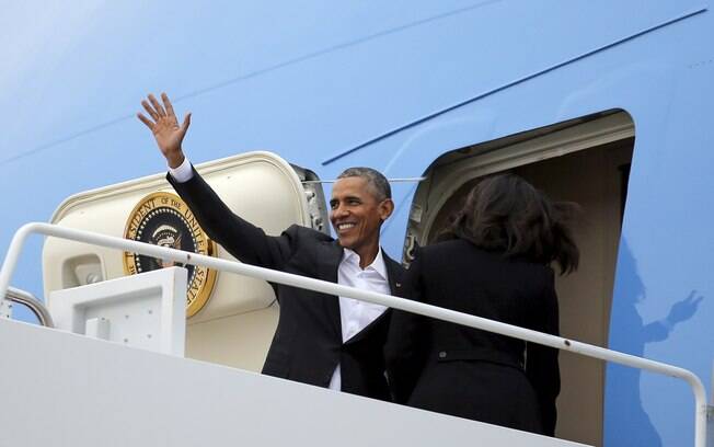 O presidente Barack Obama e a primeira-dama Michele Obama embarcam para Cuba