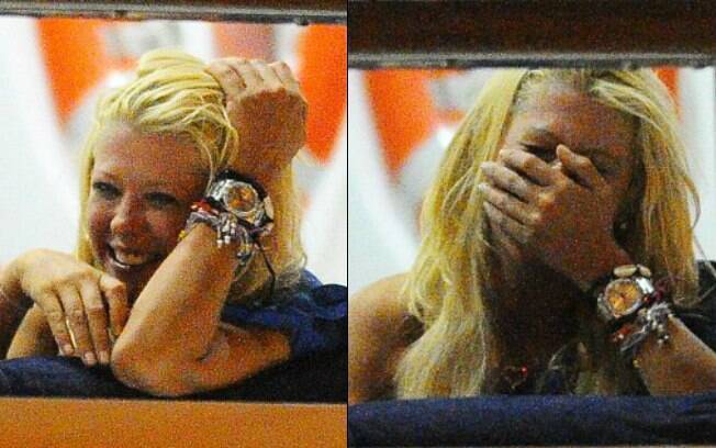 Sem graça, Tara Reid começou a rir do papelão que passou