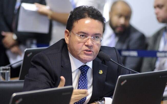 Emenda apresentada por Roberto Rocha (PSB-MA) foi aprovada por 38 votos a favor e 34 contra
