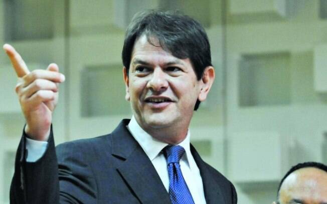 Cid defende Dilma e diz estar 'feliz' com saída do Ministério