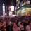 Em Nova York, transeuntes na Times Square param para acompanhar notícias sobre descida do Curiosity em Marte. Foto: Reprodução/ Twitter Blue Milker