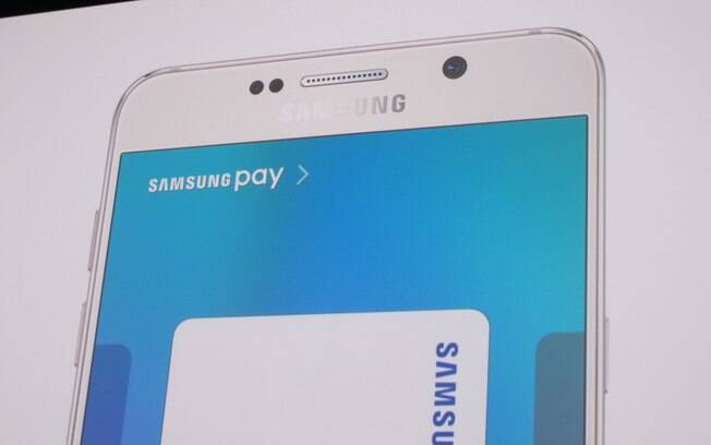 Os dois aparelhos são compatíveis com o Samsung Pay, a tecnologia de pagamento móvel da Samsung
