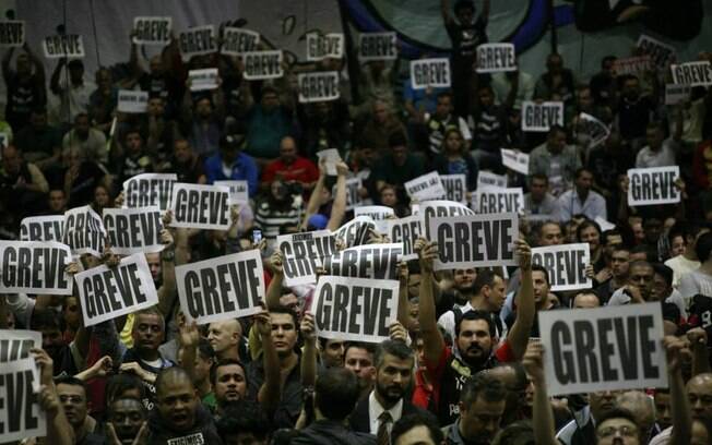 Assembleia dos Metroviários vota pela greve