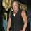 Mickey Rourke literalmente abraçou uma árvore ao sair de uma festa em Londres, 2009. Foto: Grosby Group / BrainPix / Getty Images / Reprodução