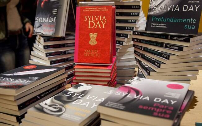 Livros da autora Sylvia Day, estrelado pelos personagens Eva e Gideon