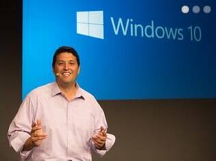 Terry Myerson, chefe da divisão de Windows, apresenta o Windows 10