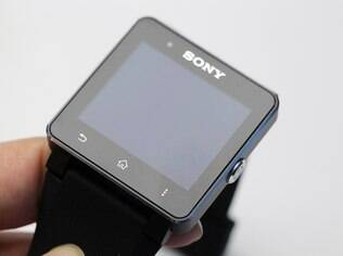 SmartWatch 2 tem os botões padronizados do Android