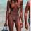 Naomi Campbell faz topless na praia . Foto: Reprodução