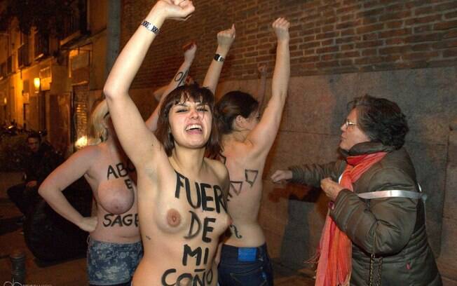  03 de Fevereiro - Militantes atacaram o arcebispo de Madri, Antonio Rouco Varela, um dos principais porta-vozes da luta contra o aborto na Espanha. Foto: Femen/Divulgação