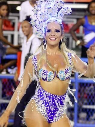 Denise Dias, musa da Beija-Flor