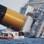 Bombeiros conduzem operação de resgate dentro do navio parcialmente naufragado. Foto: AP