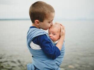 Fotógrafa canadense Nycky-jay capta momentos de ternura entre os dois filhos