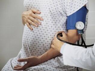 Número de mulheres que morrem durante a gravidez ou no parto diminuiu