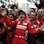 Alonso festeja com a equipe o terceiro lugar conquistado em Monte Carlo. Foto: AP