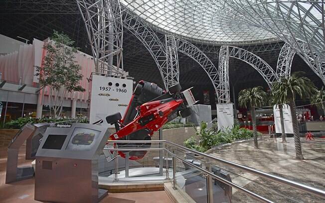 O Ferrari World é passeio ideal para amantes de carro O Ferrari World é passeio ideal para amantes de carro