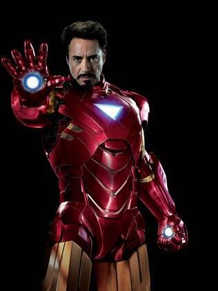 Robert Downey Jr. como o Homem de Ferro