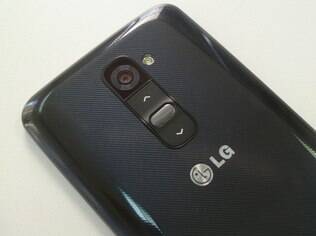 LG G2 tem botões na parte traseira