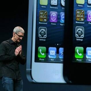 Tim Cook durante o lançamento do iPhone 5