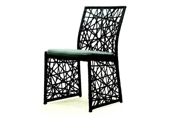 Cadeira “Perequê” com estrutura de aço galvanizado e revestimento em fibra sintética: de R$ 846 por R$ 507,60, na Regatta Casa 
