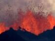 Atividade vulcânica cria espetáculo de fogo e lava na Islândia; assista