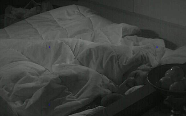 Valter e Anela comentam briga de Aline e Marcelo