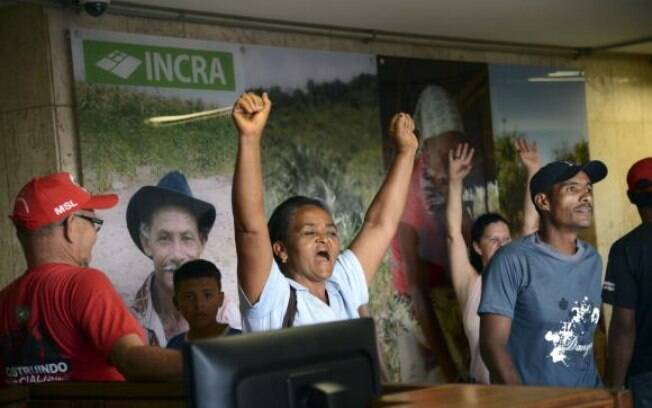 Integrantes do Movimento Social de Lutas invadem a sede do Incra em Brasília