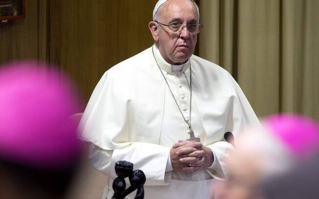 Papa afirmou que bispos negligentes correm o risco de serem destituídos de suas posições