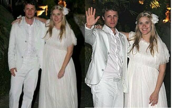Carol Dieckmann se casou em 2007 com Tiago Worcman, grávida do caçula José. A atriz já declarou que se arrependeu da escolha do vestido
