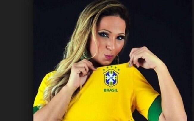 Valesca Popozuda escreveu: 'E hoje eu acredito na minha seleção, vamos com tudo pra cima deles Brasil!'
