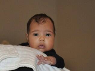 North, a filhinha de dois meses de Kim Kardashian e Kanye West