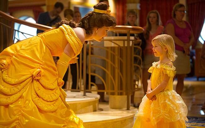 Encontro com a realeza no lobby do Disney Dream
