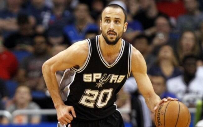 O argentino Manu Ginobili, do San Antonio Spurs, vai para sua 15ª temporada na NBA e é um dos mais antigos estrangeiros