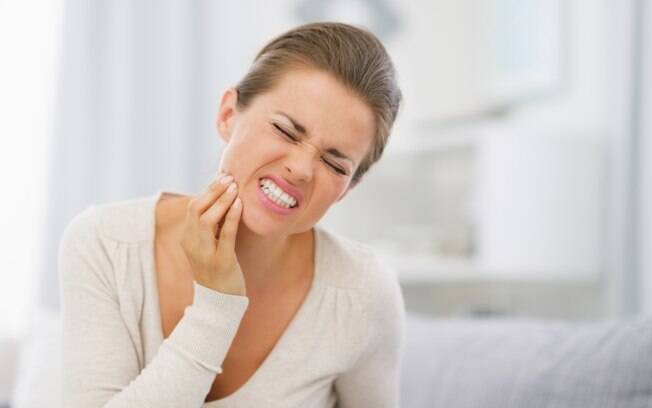 Entre as consequências da periodontite estão desde a perda dos dentes até doenças cardíacas