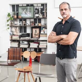 O acerto na ergonomia das peças está entre as prioridades do designer Pedro Useche