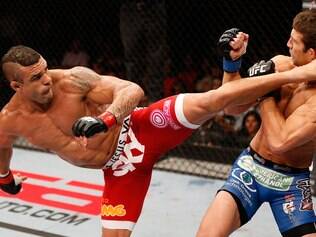 Belford vence Rockhold por nocaute
