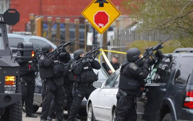 Polícia caça segundo suspeito de ataque na Maratona de Boston, na última segunda-feira