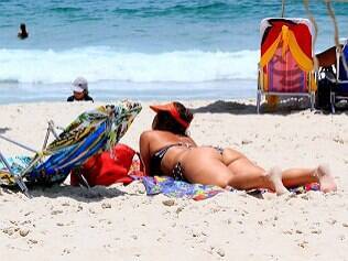 Banhistas lotam praias do Brasil