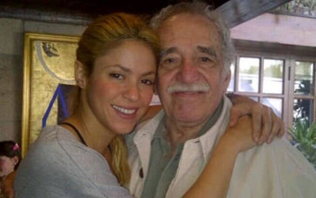 Shakira publica imagem ao lado de Gabriel García Márquez