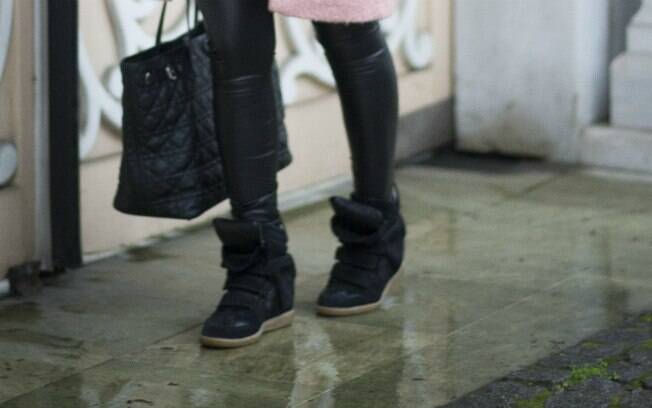 Lançados há três anos, os sneakers plataforma da francesa Isabel Marant despertaram o desejo de combinar tênis com visual mais arrumado. Atualmente eles não têm o mesmo apelo
