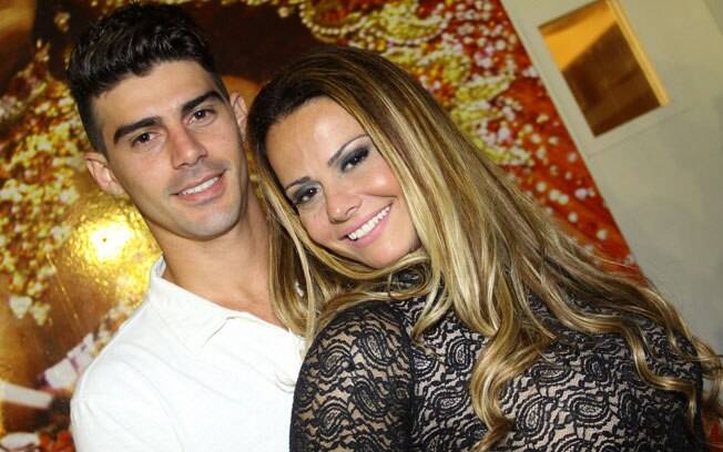 Após nove anos de casamento com o cantor Belo, Viviane Araújo iniciou um namoro com Radamés